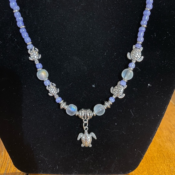 Turtle necklace with matching earrings - Picture 2 of 3